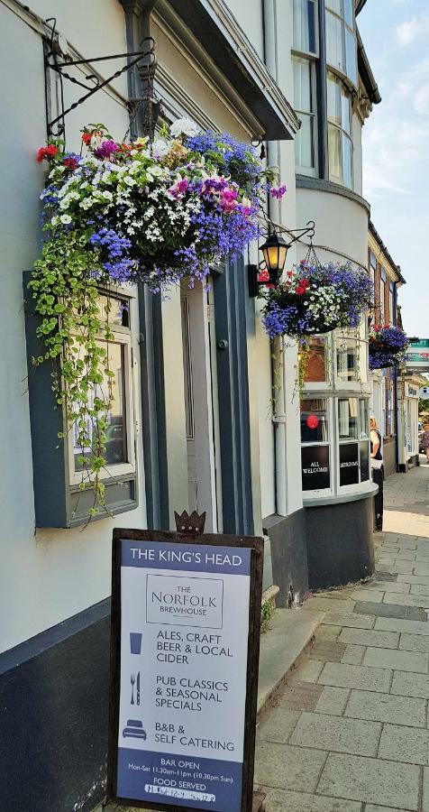 홀트 Kings Head Holt B&B 외부 사진